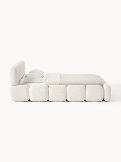 Westwing Collection Polsterbett Tayla aus Teddy-Bouclé Begrenzt auf 3 Tage