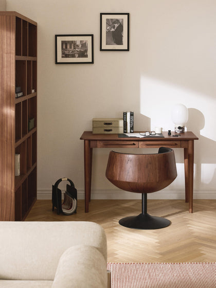 Westwing Collection Schreibtisch Paul aus Mangoholz JETZT KAUFEN