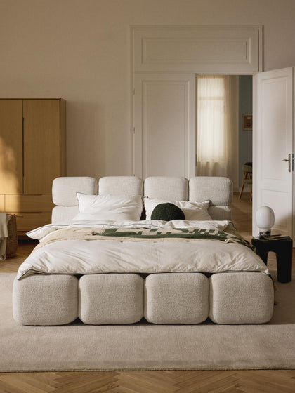 Westwing Collection Polsterbett Tayla aus Bouclé mit Stauraum Rabatt