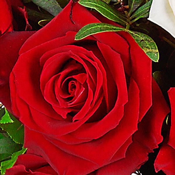 floraprima Rosenstrauß mit Vase Nur für Dich Angebote