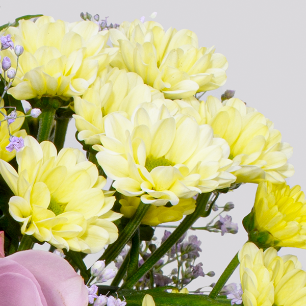 floraprima Blumenstrauß Glückspost mit Vase & Ferrero Giotto 3er Tägliche Deals